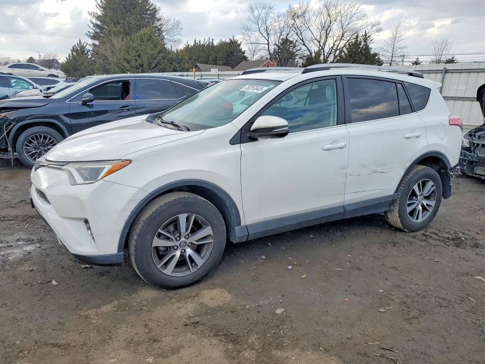 2018 TOYOTA RAV4 — VIN 2T3WFREV6JW505734