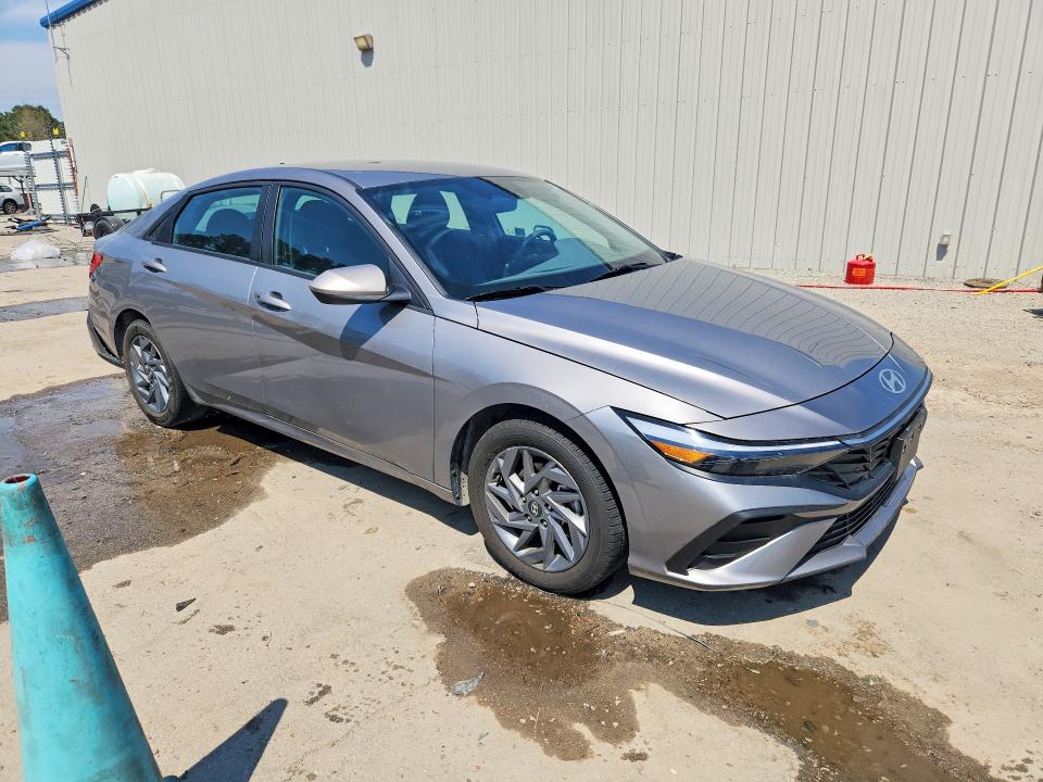 KMHLM4DG2RU664625