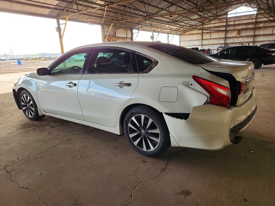 1N4AL3AP5HC156656