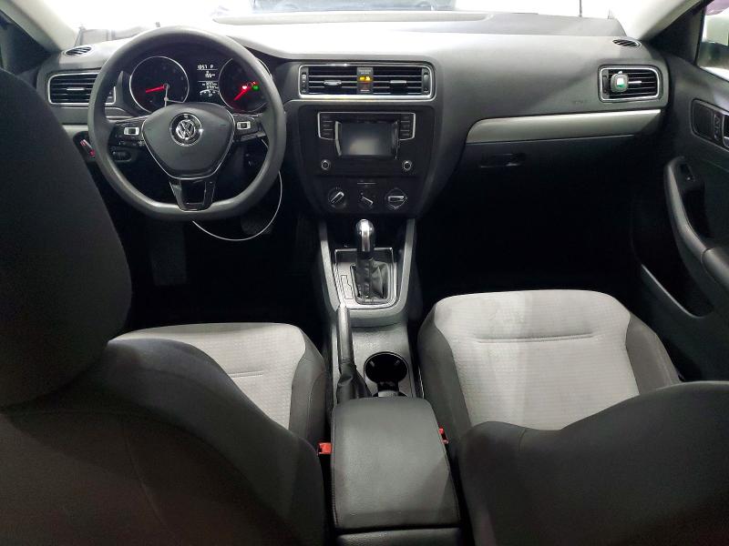 3VW2B7AJXHM389562