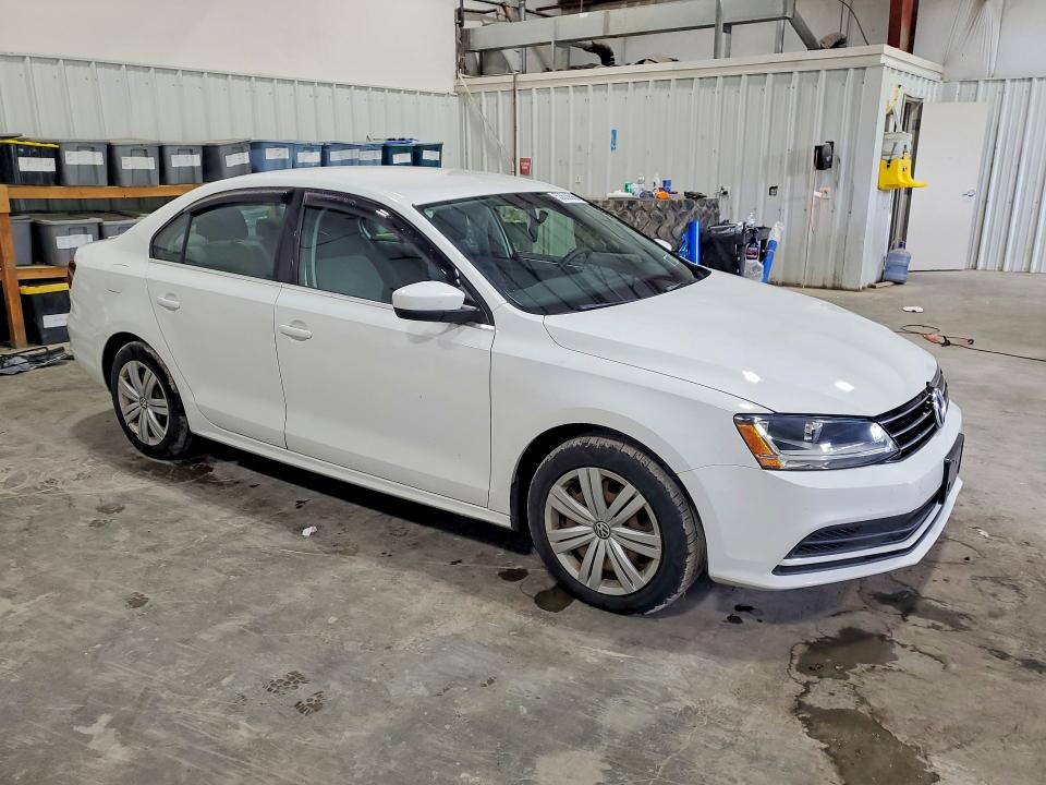 3VW2B7AJXHM389562
