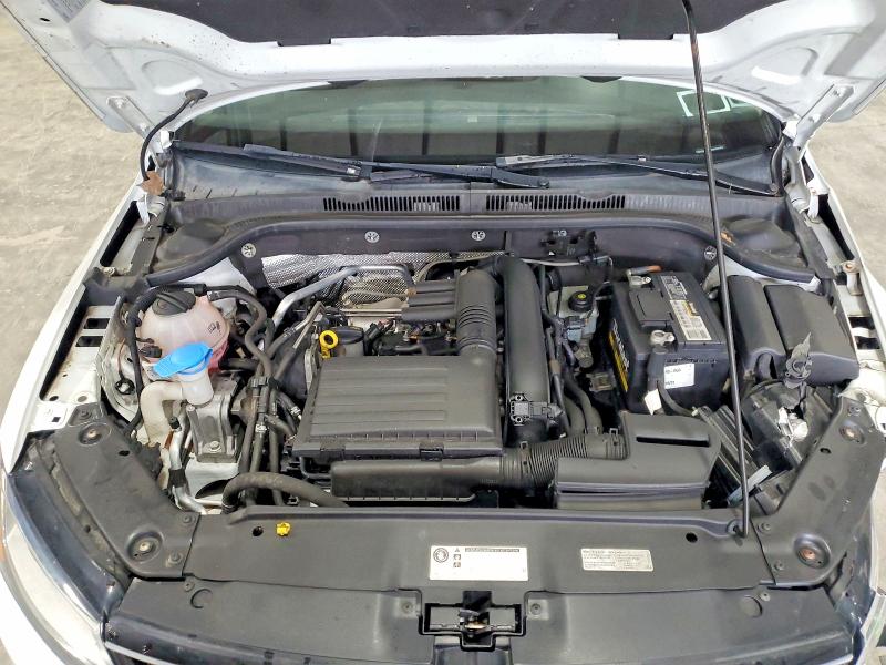 3VW2B7AJXHM389562