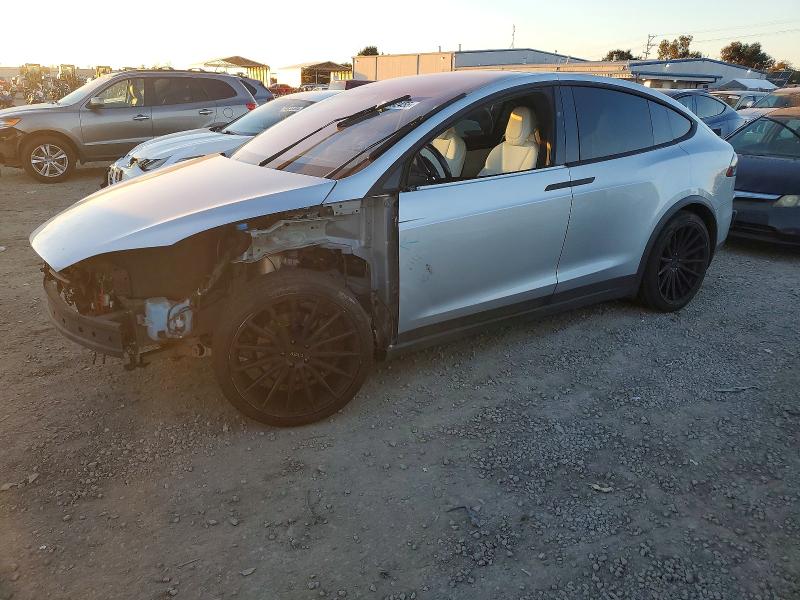 2017 TESLA MODEL X — VIN 5YJXCAE23HF040222