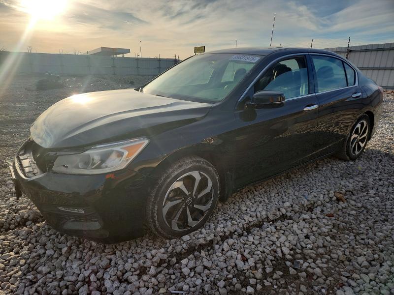 2017 HONDA ACCORD — VIN 1HGCR3F82HA033235