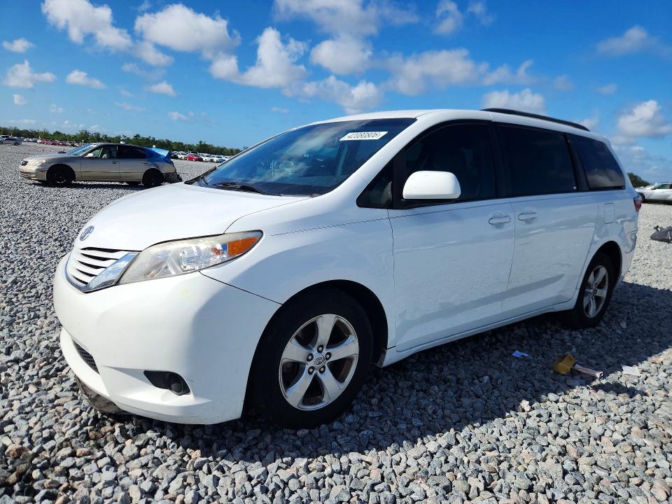 2017 TOYOTA SIENNA — VIN 5TDKZ3DC3HS842845