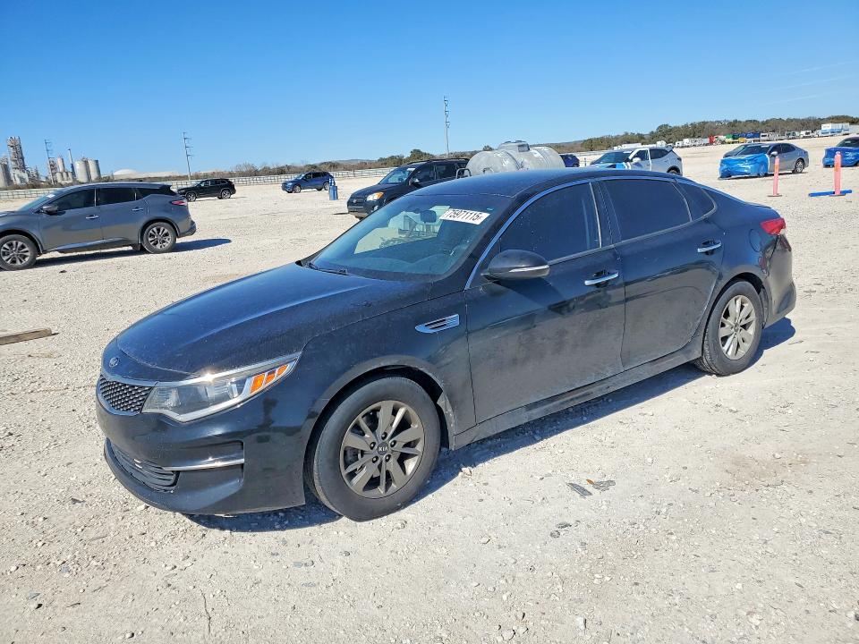 2017 KIA OPTIMA — VIN 5XXGT4L31HG163656