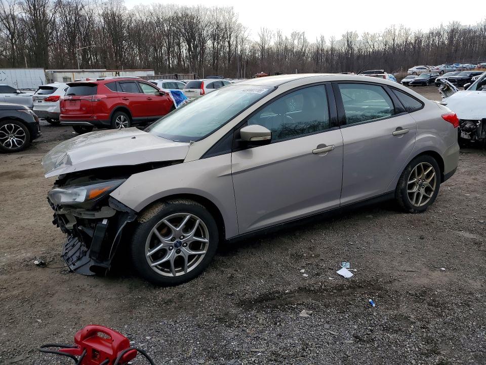 2015 FORD FOCUS — VIN 1FADP3F27FL208090