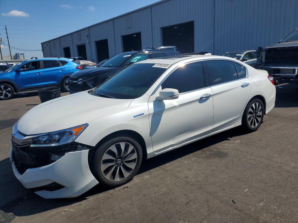 2017 HONDA ACCORD — VIN JHMCR6F57HC016309