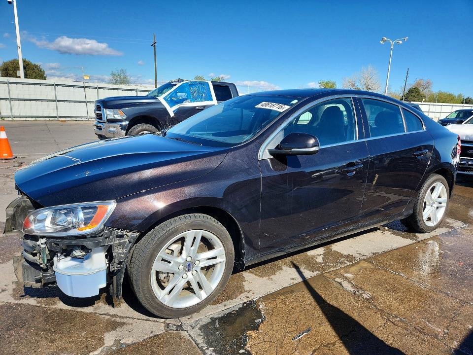 2015 VOLVO S60 — VIN YV1612TKXF2361680