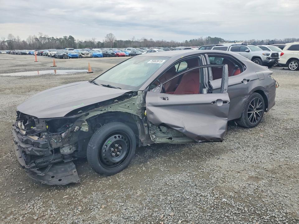 2022 TOYOTA CAMRY — VIN 4T1G11AK8NU076272
