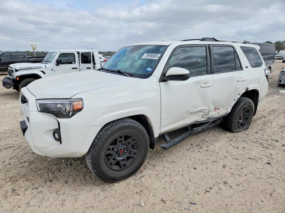 2022 TOYOTA 4RUNNER — VIN JTEEU5JR1N5271689