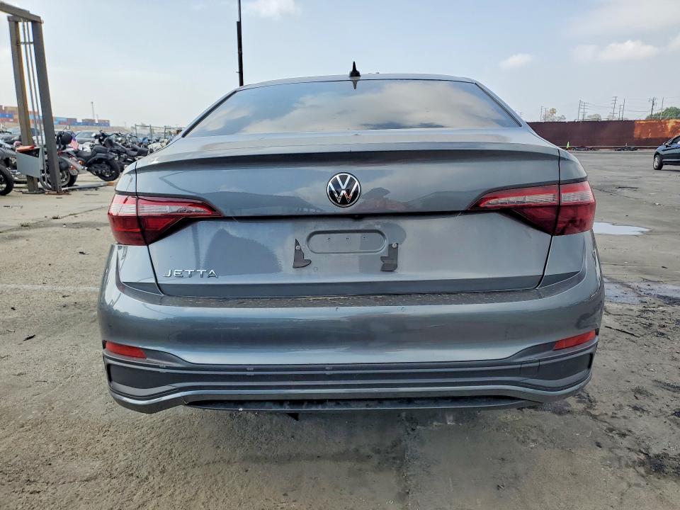 3VW5M7BU2RM050456