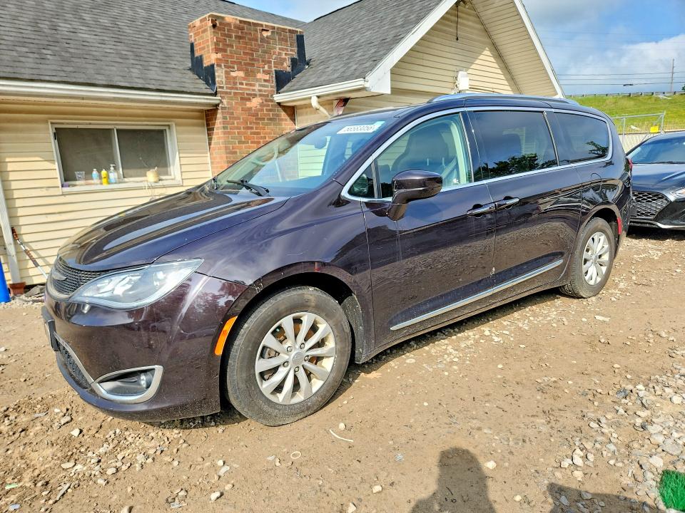 2C4RC1BG6JR353509