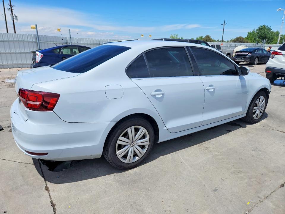 3VW2B7AJ4HM405139