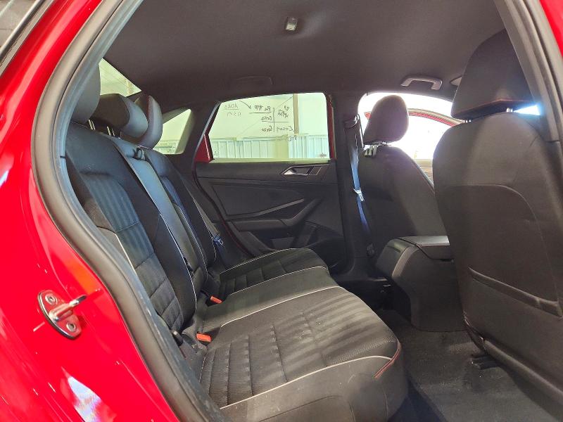 3VW5T7BU2KM228858