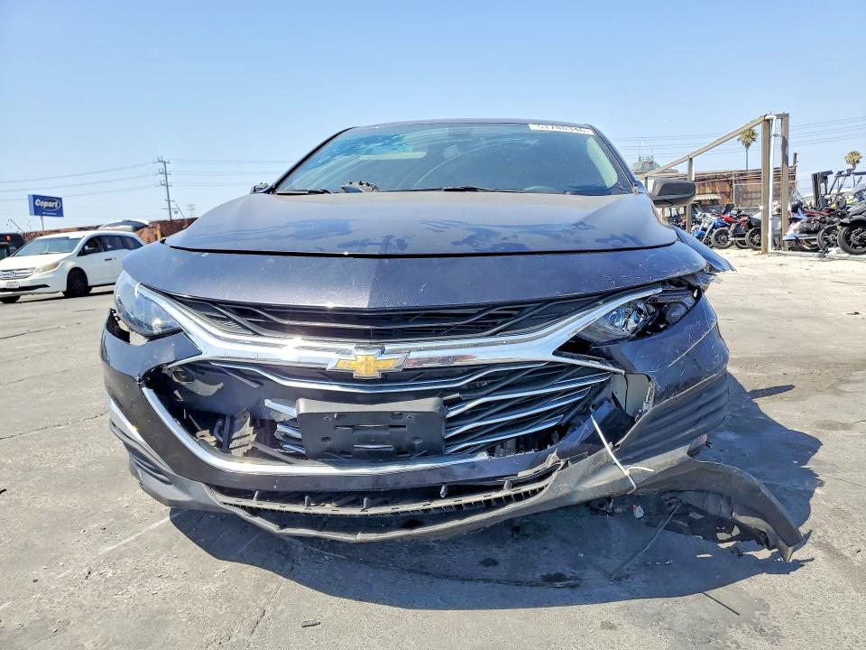 1G1ZB5ST6NF182094