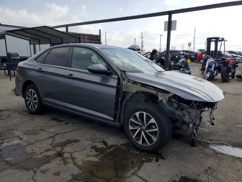 3VW5M7BU2RM050456