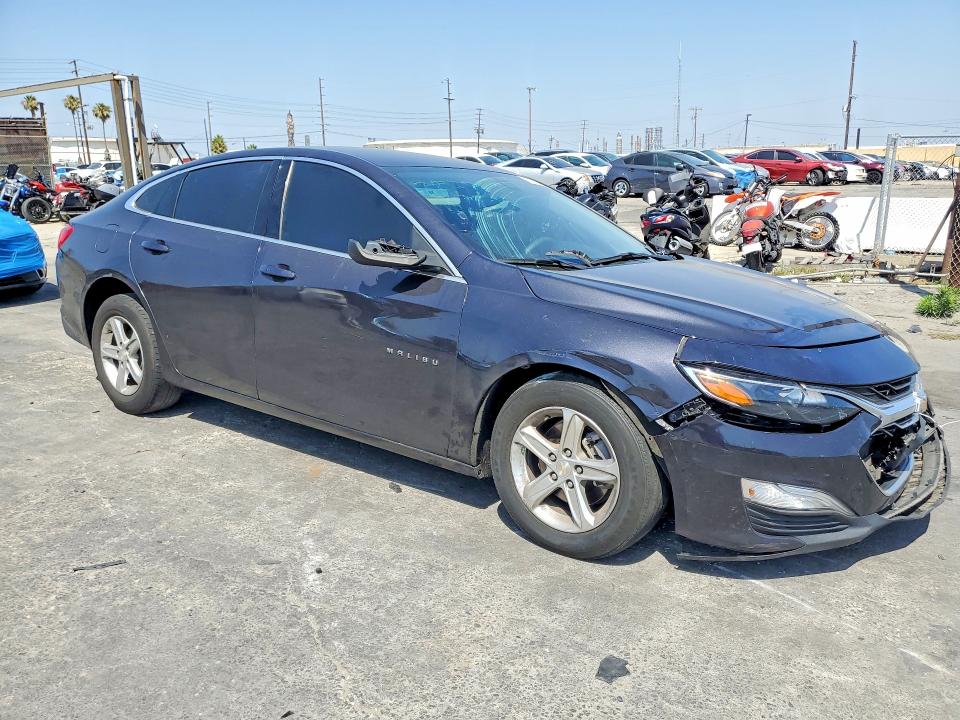 1G1ZB5ST6NF182094