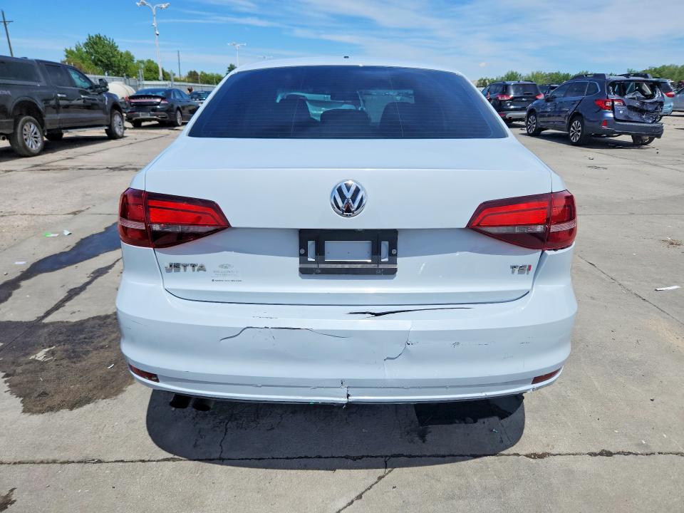 3VW2B7AJ4HM405139