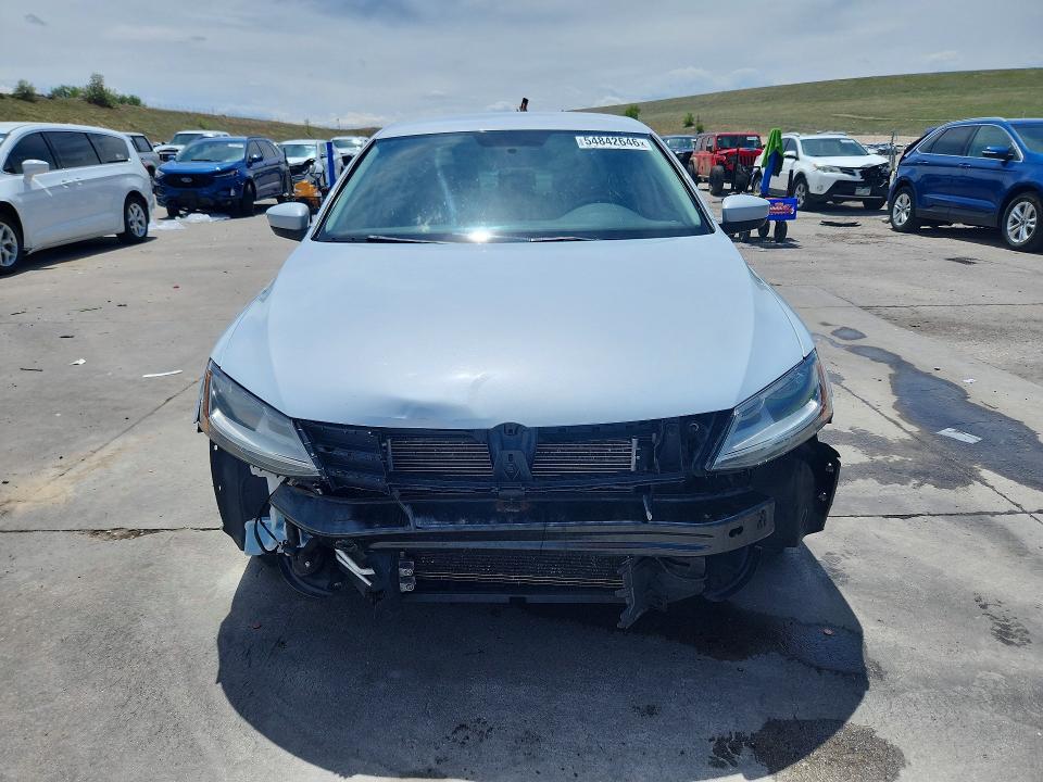 3VW2B7AJ4HM405139