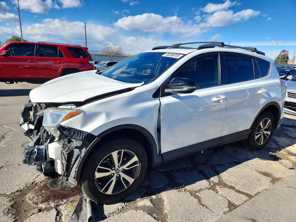 2018 TOYOTA RAV4 — VIN JTMRFREV3JJ249452