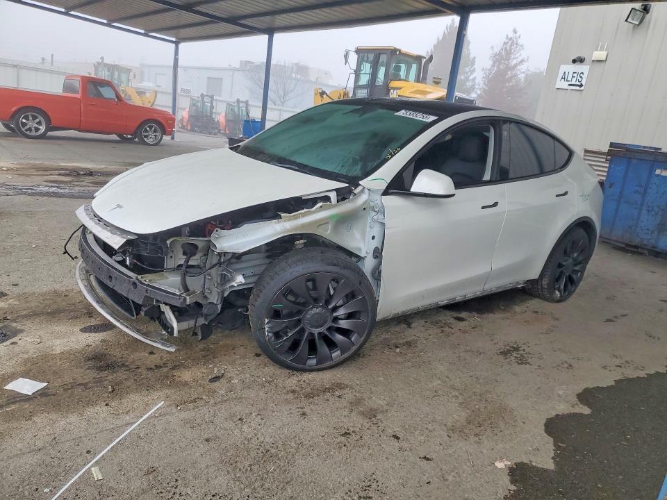 2023 TESLA MODEL Y — VIN 7SAYGDEE1PF663554