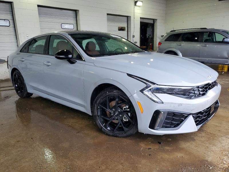 KNAG64J78T5402806
