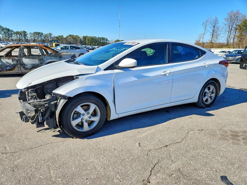 2015 HYUNDAI ELANTRA SE — VIN 5NPDH4AE9FH590948