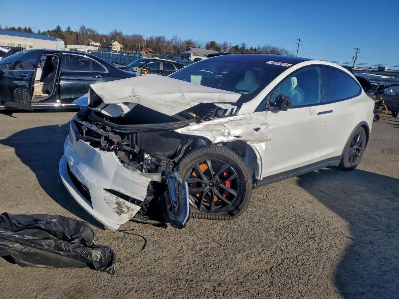 2024 TESLA MODEL X — VIN 7SAXCBE63RF453688