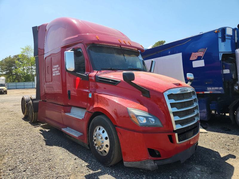 2018 FREIGHTLINER CASCADIA 126 — VIN 3AKJHHDRXJSJW3031