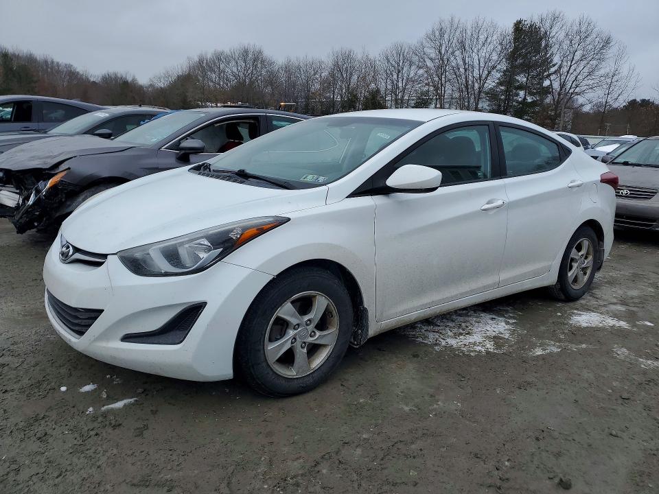 2015 HYUNDAI ELANTRA SE — VIN 5NPDH4AE2FH611896