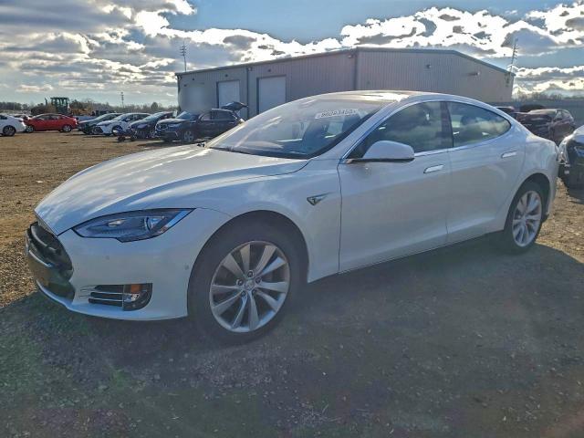 2015 TESLA MODEL S — VIN 5YJSA1H2XFF081679