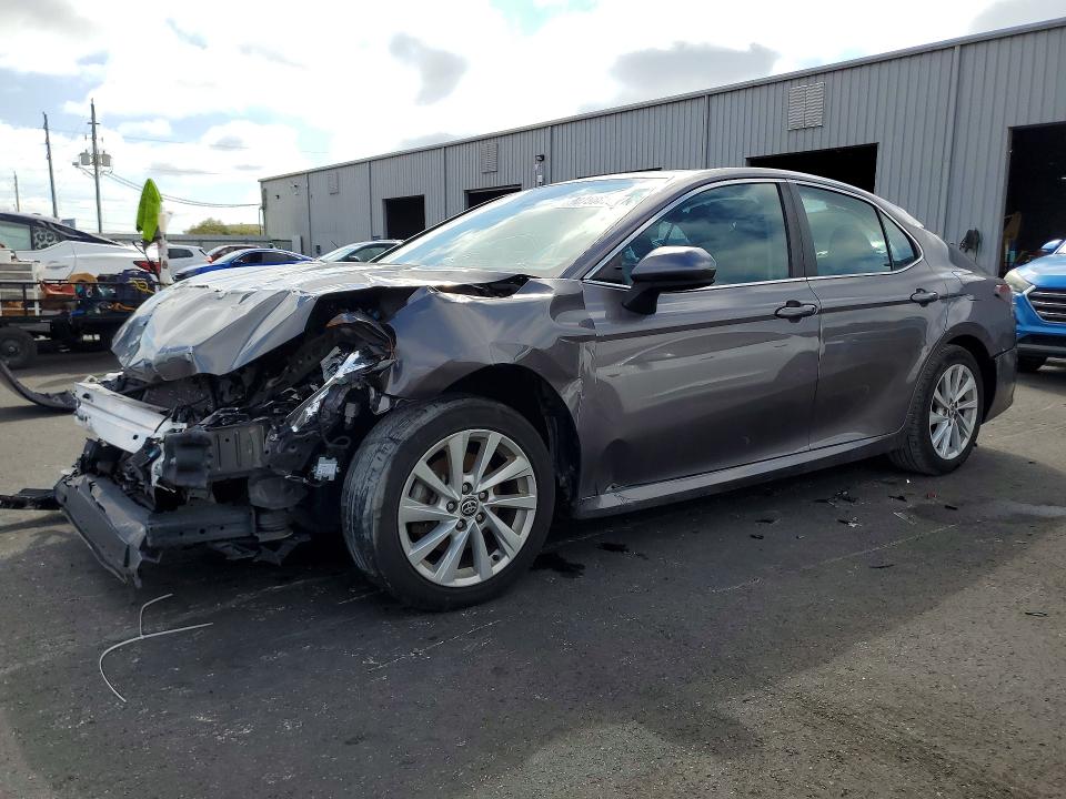2022 TOYOTA CAMRY — VIN 4T1C11AK9NU641062