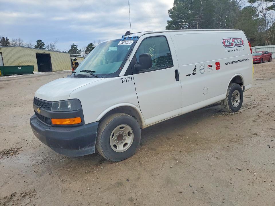 2021 CHEVROLET EXPRESS G2500 — VIN 1GCWGAFP2M1302258