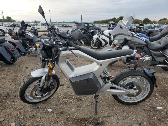 LB2S1MEF9MX000595