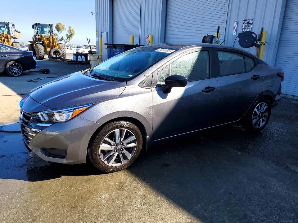 2024 NISSAN VERSA — VIN 3N1CN8DV6RL817432