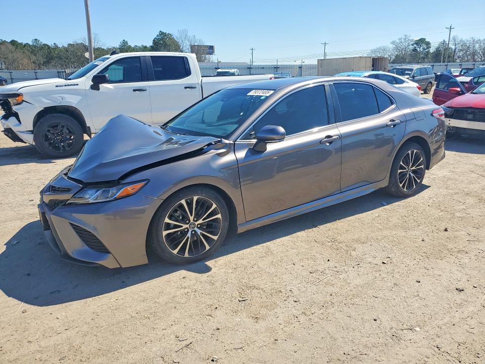 2018 TOYOTA CAMRY — VIN 4T1B11HK2JU553028