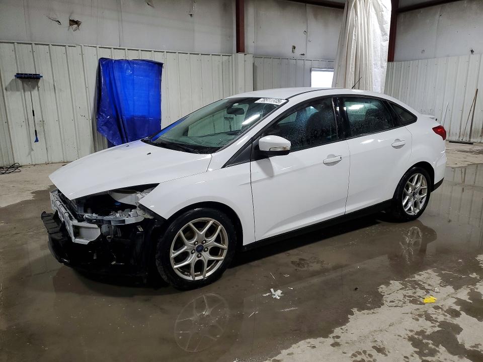 2015 FORD FOCUS — VIN 1FADP3F2XFL297685