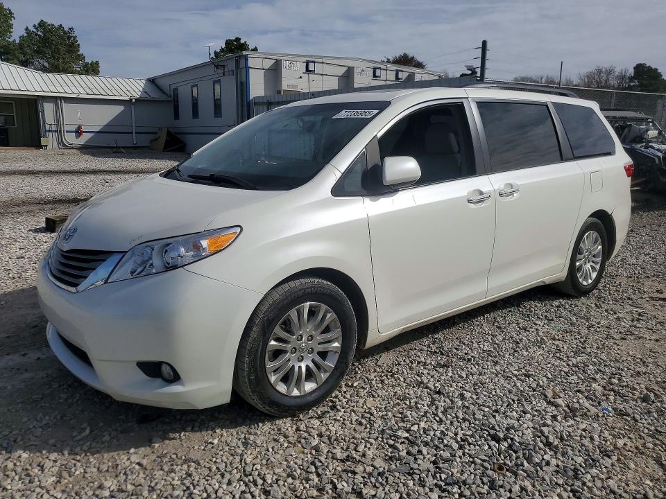 2017 TOYOTA SIENNA — VIN 5TDYZ3DC1HS862490
