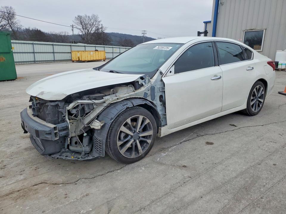 2017 NISSAN ALTIMA — VIN 1N4AL3AP3HN319017
