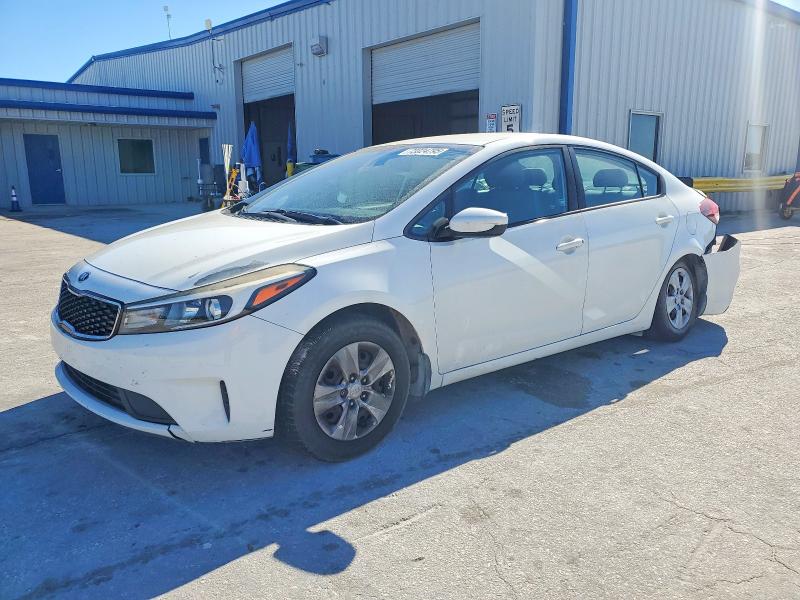 2017 KIA FORTE LX — VIN 3KPFK4A70HE082564