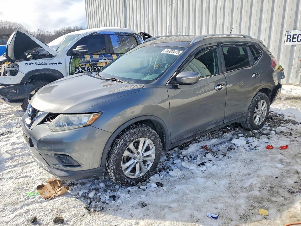 2015 NISSAN ROGUE — VIN 5N1AT2MV5FC915572