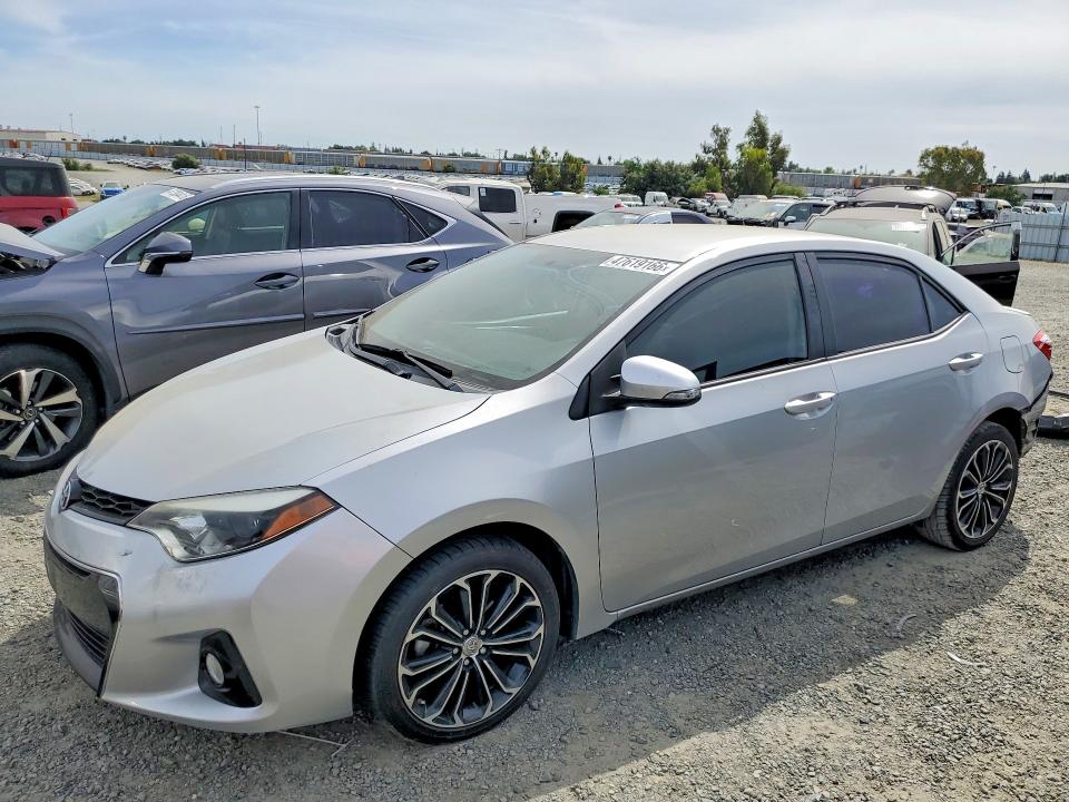 2015 TOYOTA COROLLA — VIN 2T1BURHE1FC233949
