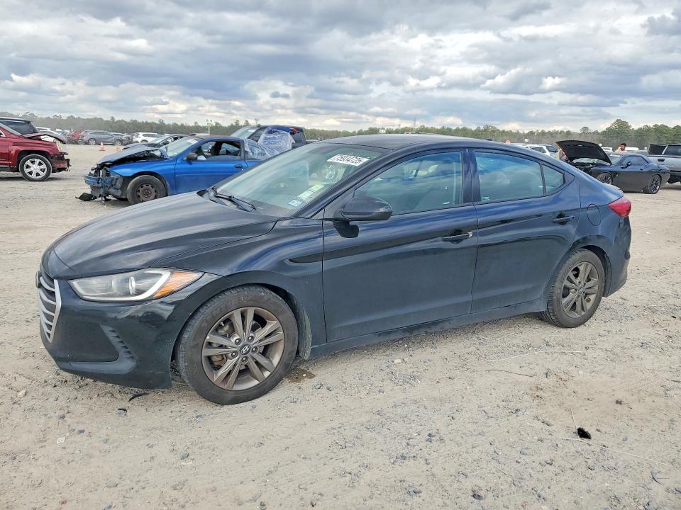 2018 HYUNDAI ELANTRA SE — VIN 5NPD84LF9JH223403
