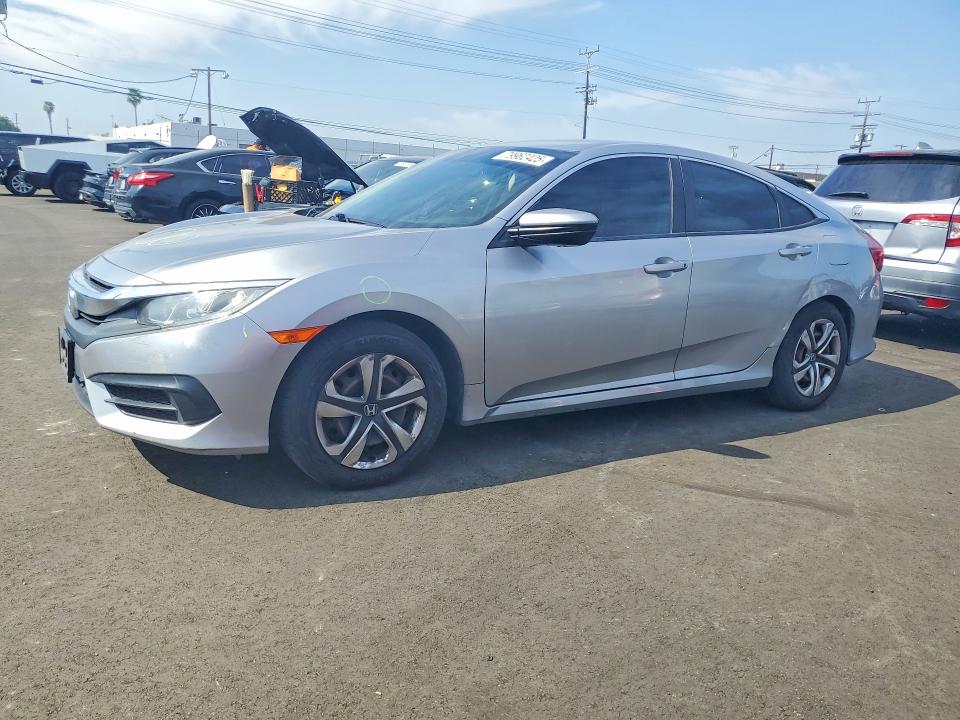 2018 HONDA CIVIC — VIN 2HGFC2F57JH583956