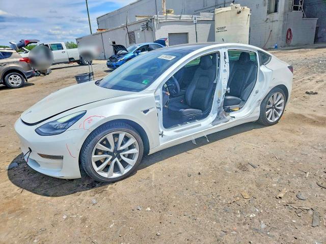 5YJ3E1EBXLF638745