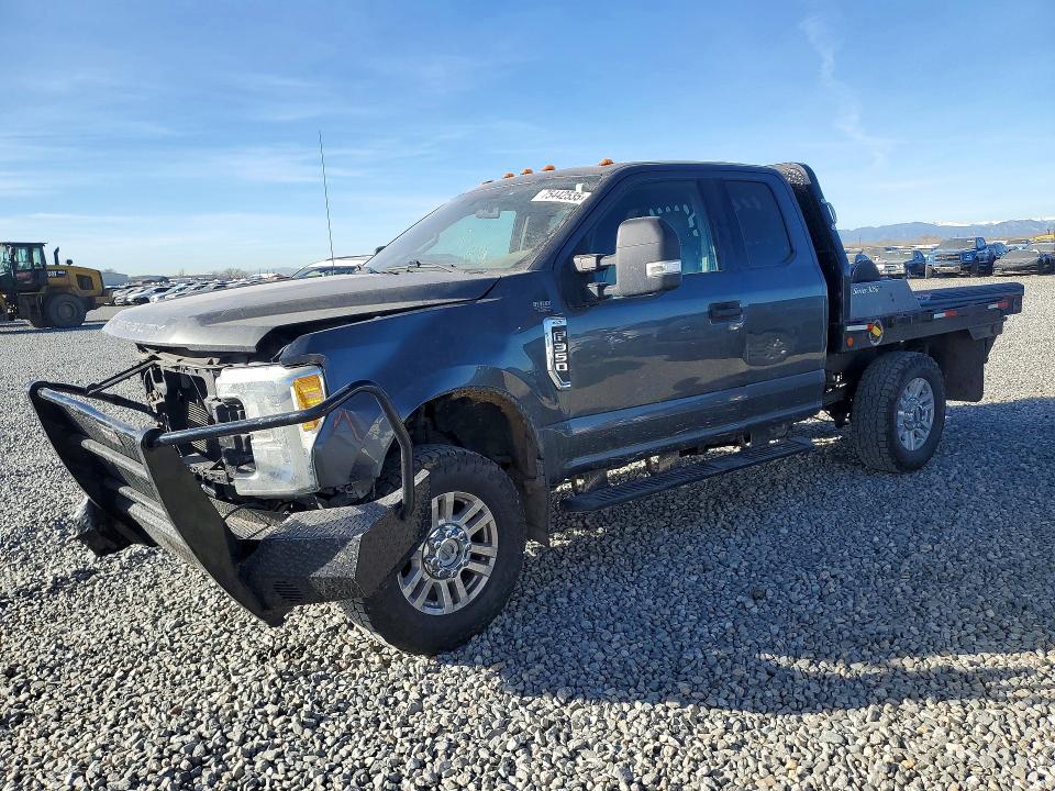 2017 FORD F350 SUPER — VIN 1FT8X3B64HEB71950