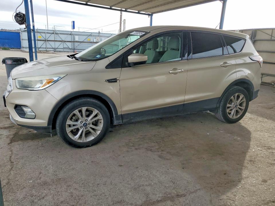 2017 FORD ESCAPE SE — VIN 1FMCU0GD3HUA49896