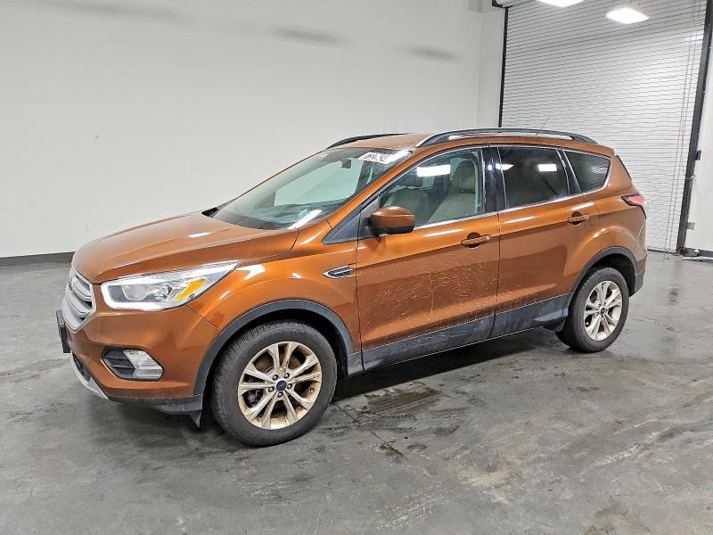 2017 FORD ESCAPE SE — VIN 1FMCU9G95HUD67972