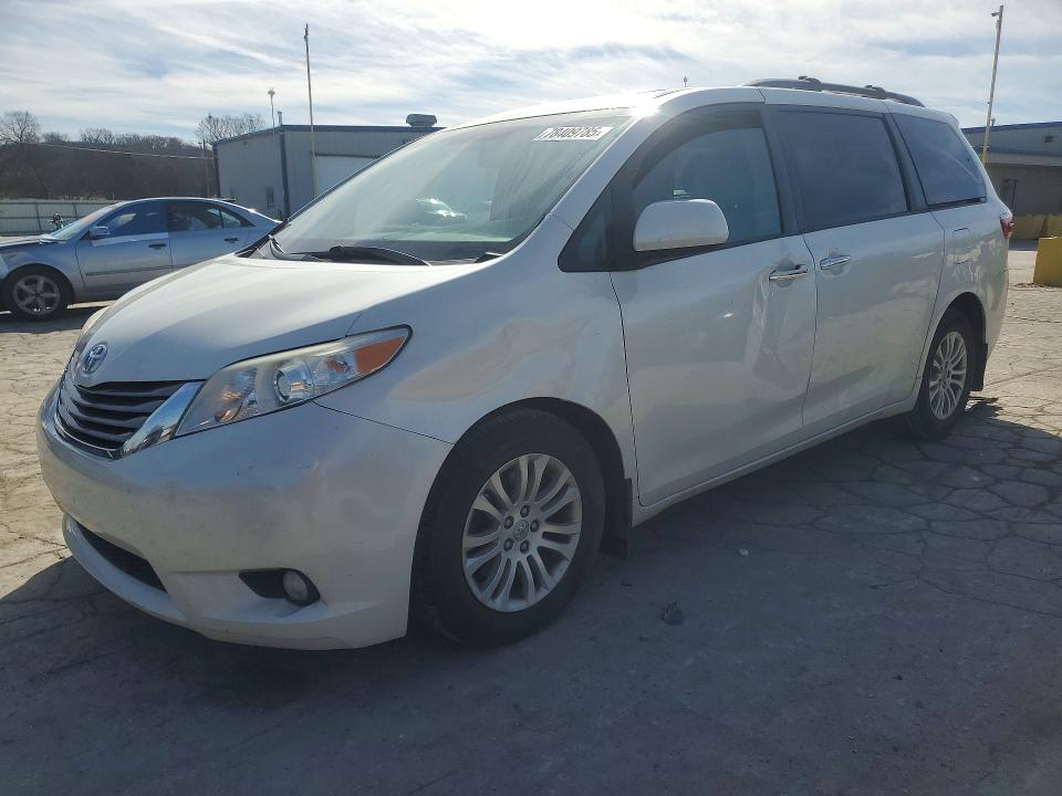 2017 TOYOTA SIENNA — VIN 5TDYZ3DC1HS770425
